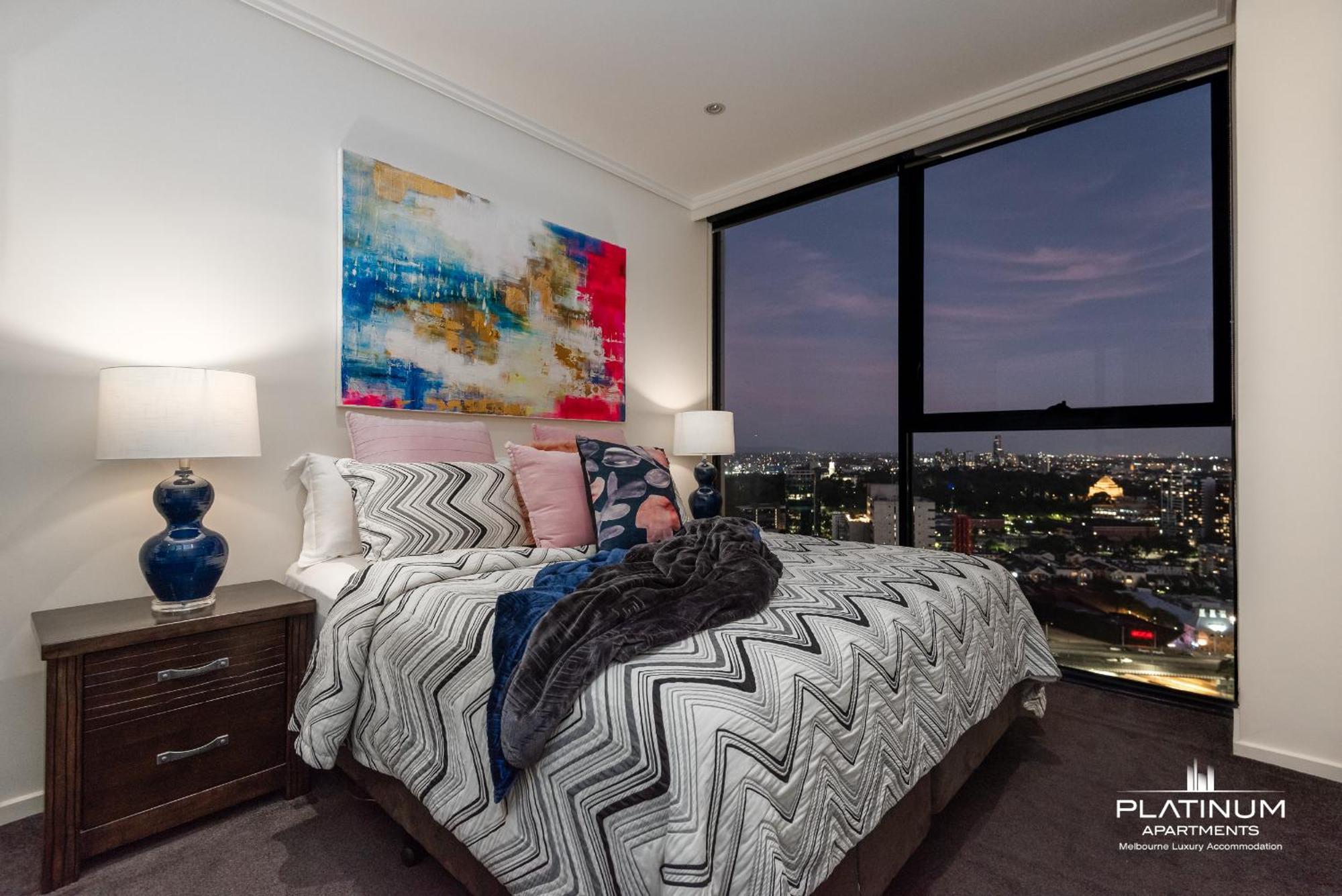 Platinum Luxury Stays The Grande Large 4 Brm 3 Bath Apt Apartment *